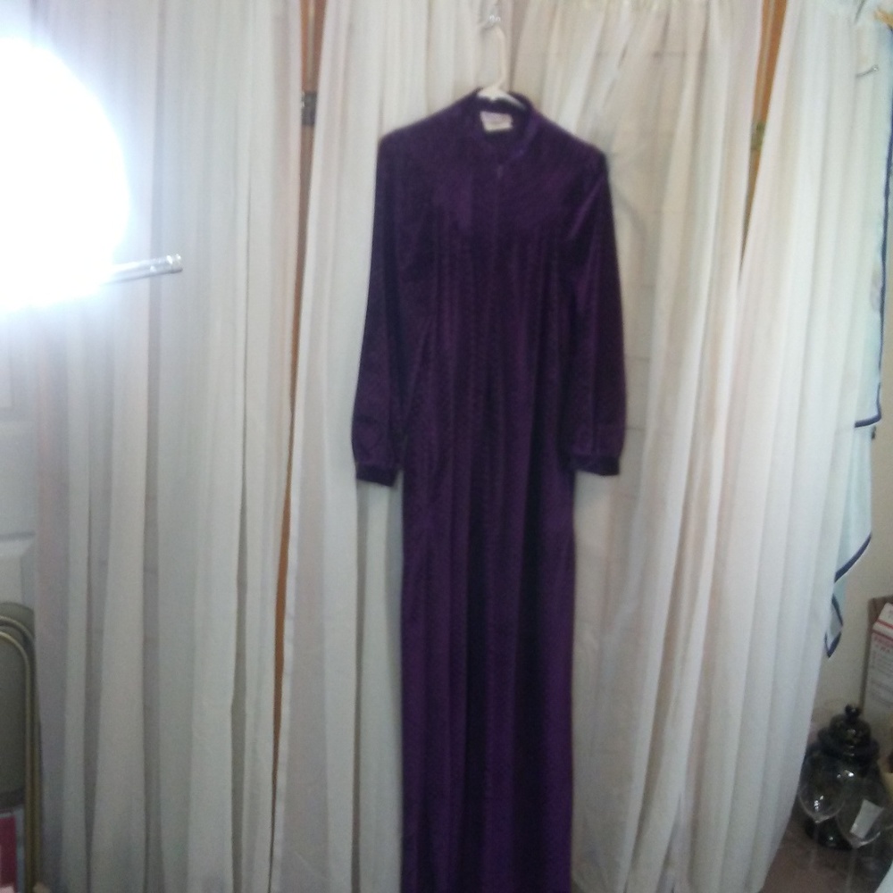 Say-lu Purple Pattern Velour Vintage Robe